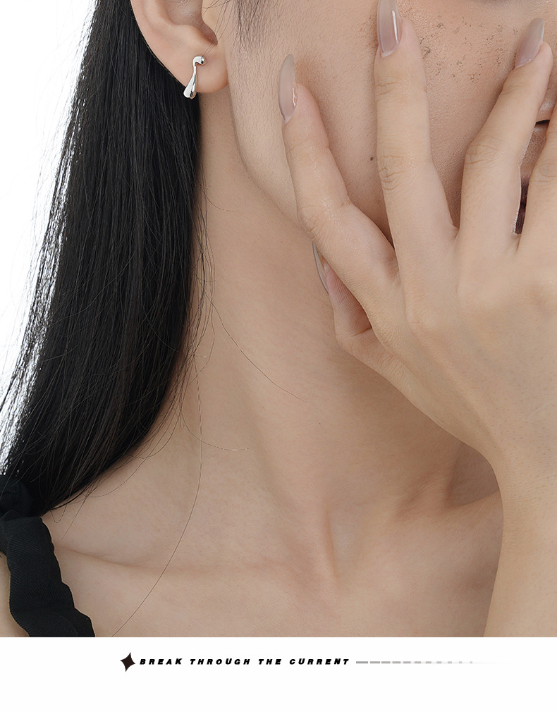 Simple Style Water Droplets Solid Color Silver Asymmetrical Plating Hollow Out Ear Studs 1 Pair