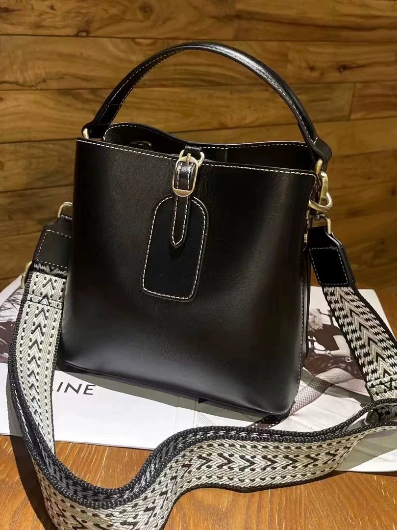 Leather retro shoulder bag for leisure, genuine leather, cowhide, (Cross-border trading)
