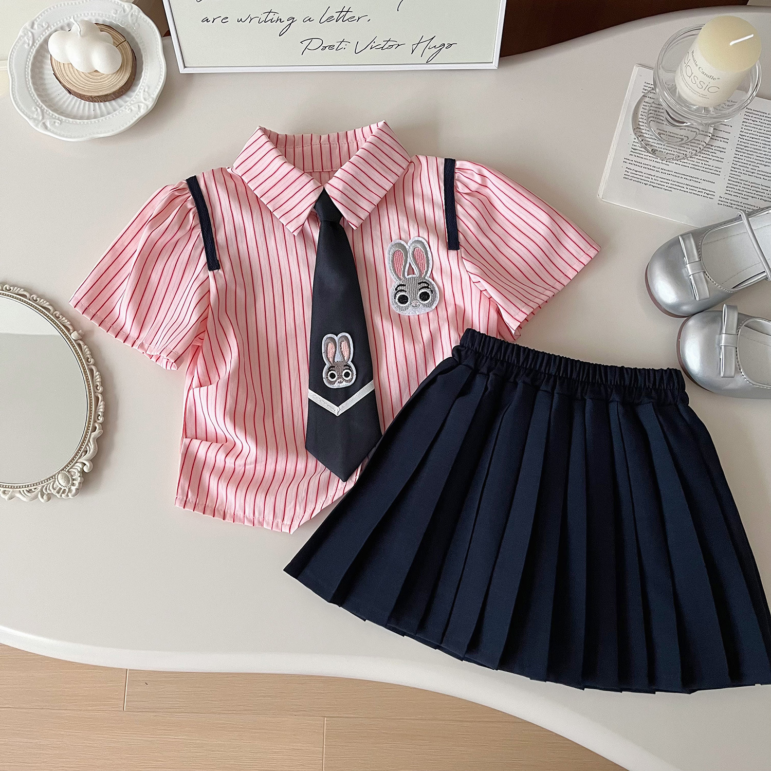 Mädchen Hasen Uniform Set Kurzarmbluse Und Plisseerock_voghion.com