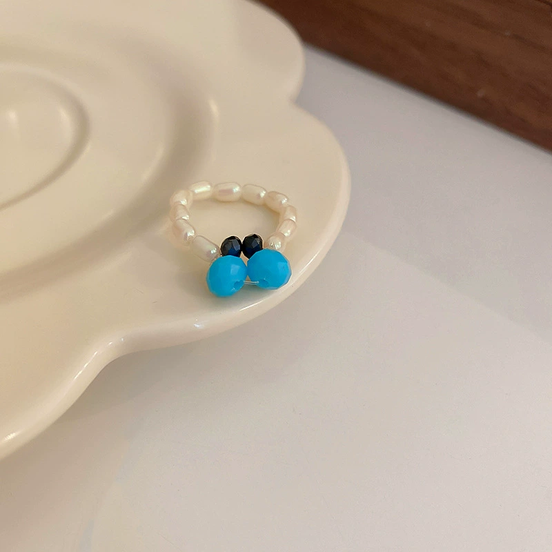 П fashionable ring with zircon?