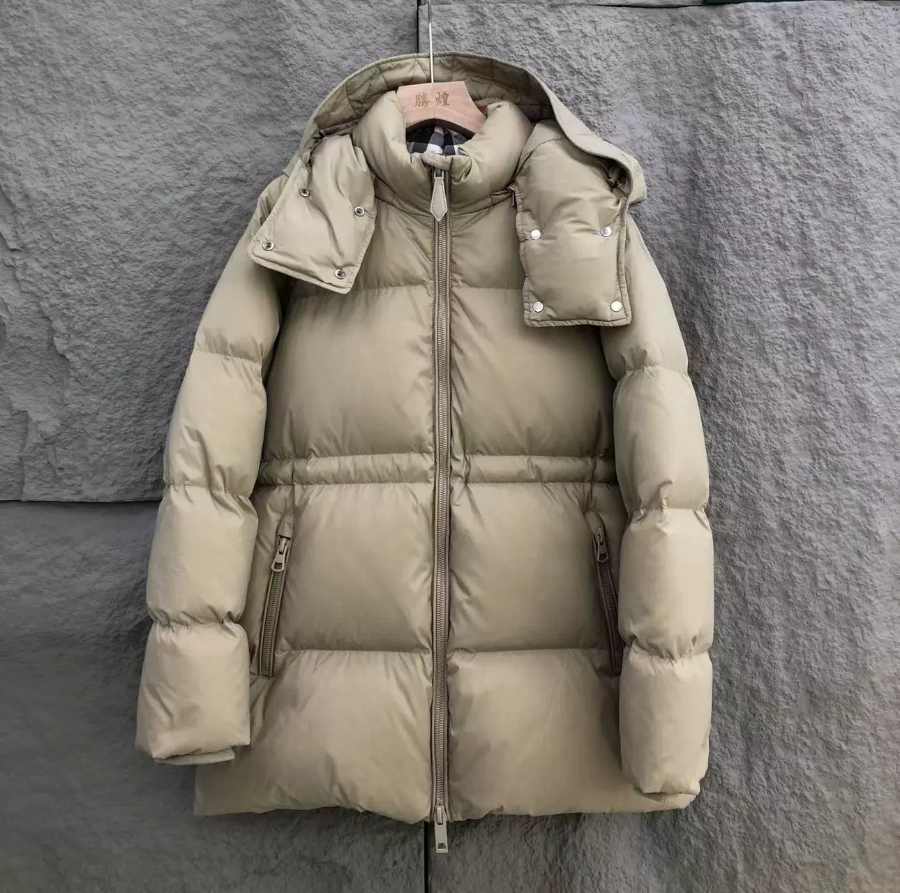 2024 Новый зимний европейский модный повседневный с капюшоном свободные средние и длинные талии тонкие и толстые короткие пуховики женские