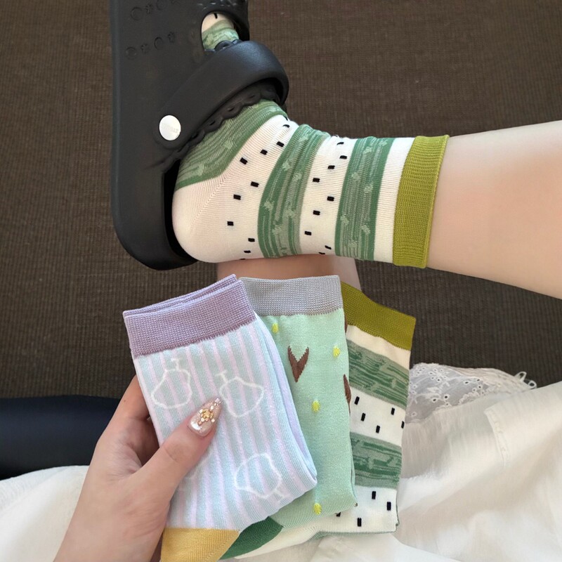 Pure cotton mid-calf socks for women, spring/summer thin style, color-blocked geometric pattern, seamless stacked socks, breathable and sweat-absorbent casual socks Pure cotton mid-calf socks for women, spring/summer thin style, color-blocked geometric pattern, seamless stacked socks, breathable and sweat-absorbent casual socks