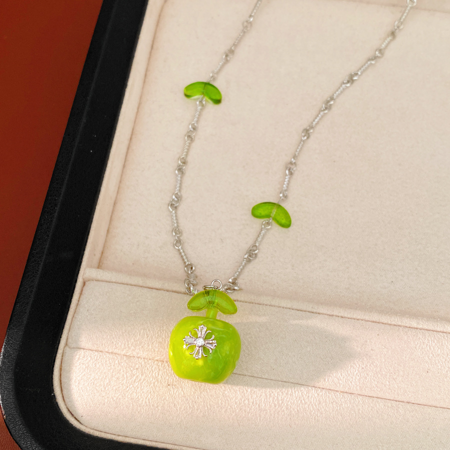 Resina cruzada de piedra iris collar de manzana ligero lujo nicho cadena de clavícula fresca y dulce conjunto de joyería