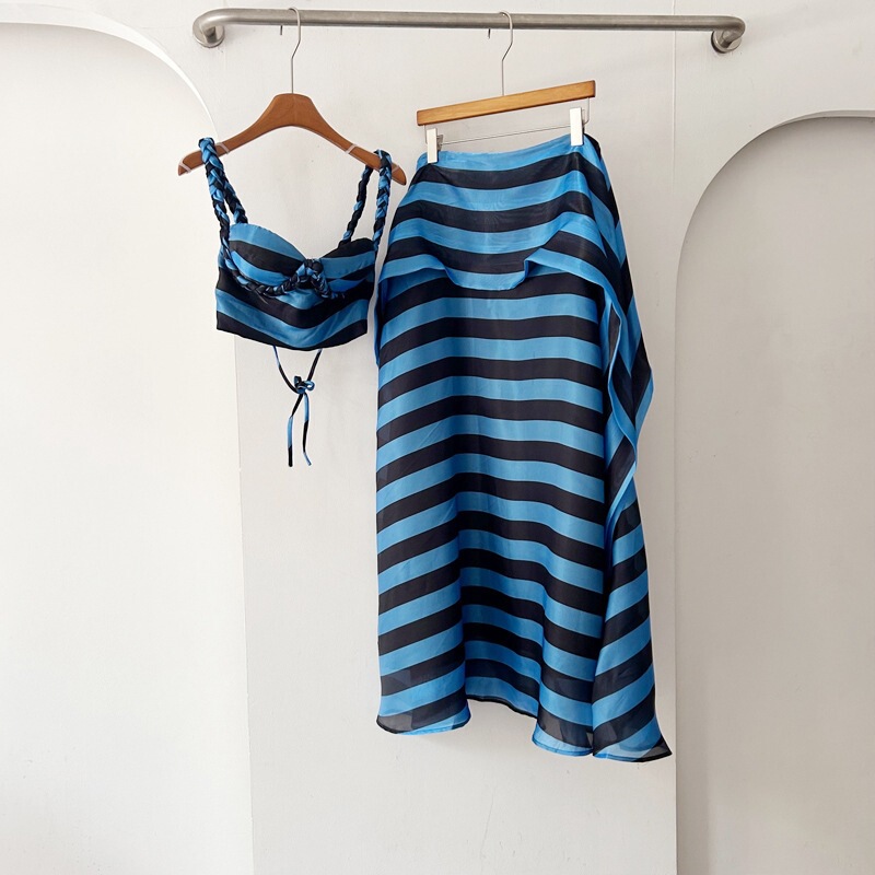 Nanyou Australian niche brown and white striped cable knit camisole + puffy half-skirt set, large hem skirt set
