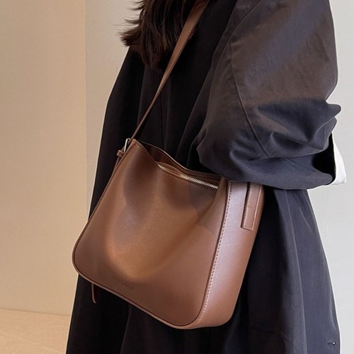 Retro casual shoulder bag for ladies 2025 new spring and summer fashion bucket bag niche trend commuter crossbody bag