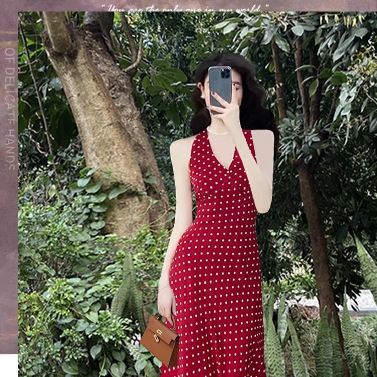 赤い水玉模様のホルターネックサスペンダードレス女性の夏のドーパミン新疆旅行美しい海辺の休暇ビーチロングドレス|undefined