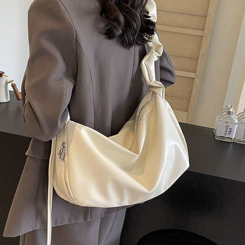 Bags Women's Tote Bag Large Capacity Autumn and Winter Can Be Weared Crossbody 2024 New Versatile Shoulder Pleated Bag Class Commuting Bag