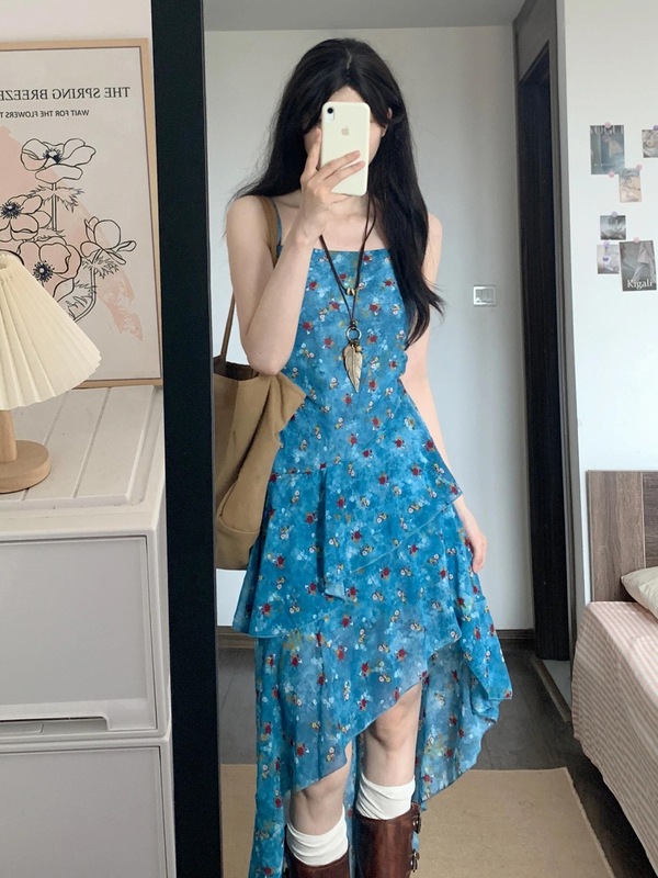 度假风复古碎花吊带连衣裙女夏季设计感不规则长裙收腰显瘦A字裙|undefined