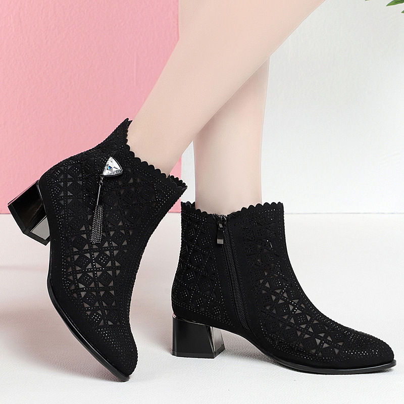 Boot cổ thấp nữ da lưới gót thô thoáng khí, đính đá lấp lánh — màu đen