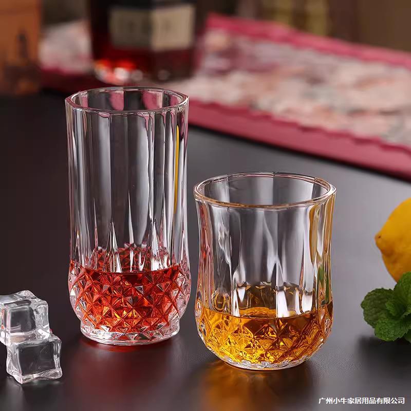 Taza de whisky con grapas de diamante, una o dos tazas de cerveza de alto valor de vidrio, tazas de cerveza europeas y estadounidenses, venta directa de fábrica