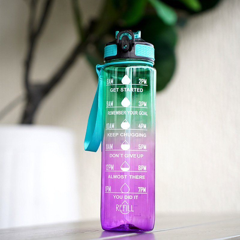 Gradiente hervidor de agua de gran capacidad taza de paja deportes al aire libre fitness regalos transfronterizos al por mayor de dos colores de plástico transparente taza de agua