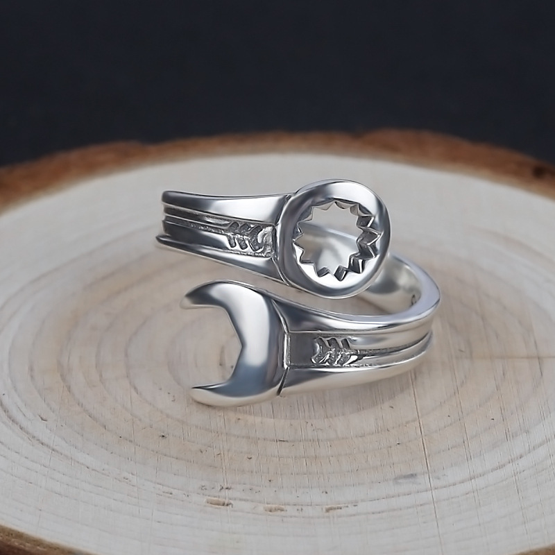Anello tailandese da uomo in argento 925, anello da uomo in argento personalizzato con chiave inglese vintage, gioielli di nicchia effetto invecchiato all'ingrosso_voghion.com