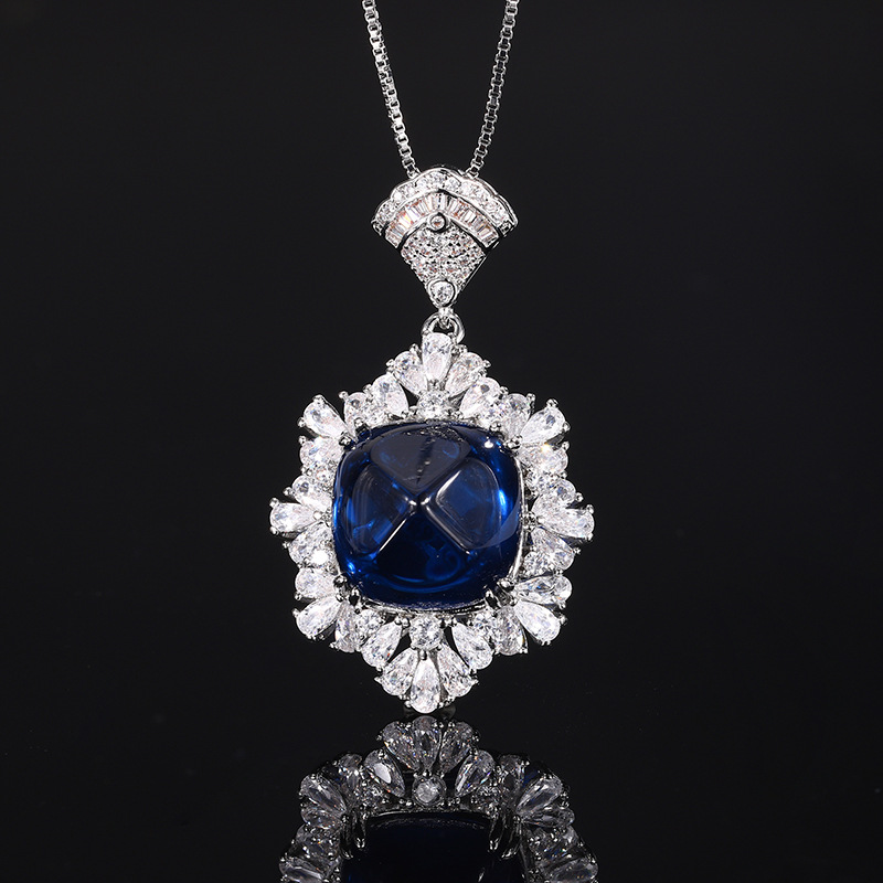 2024 nuevo estilo Zhuang Shengsheng joyería simulación corindón rojo azul cristal puntiagudo torre de azúcar collar colgante retro 14*14