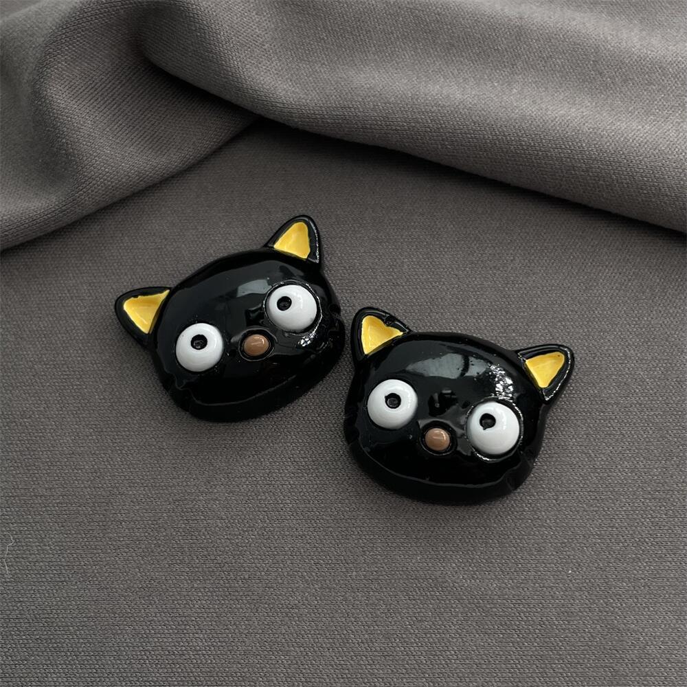 검은 고양이의 머리