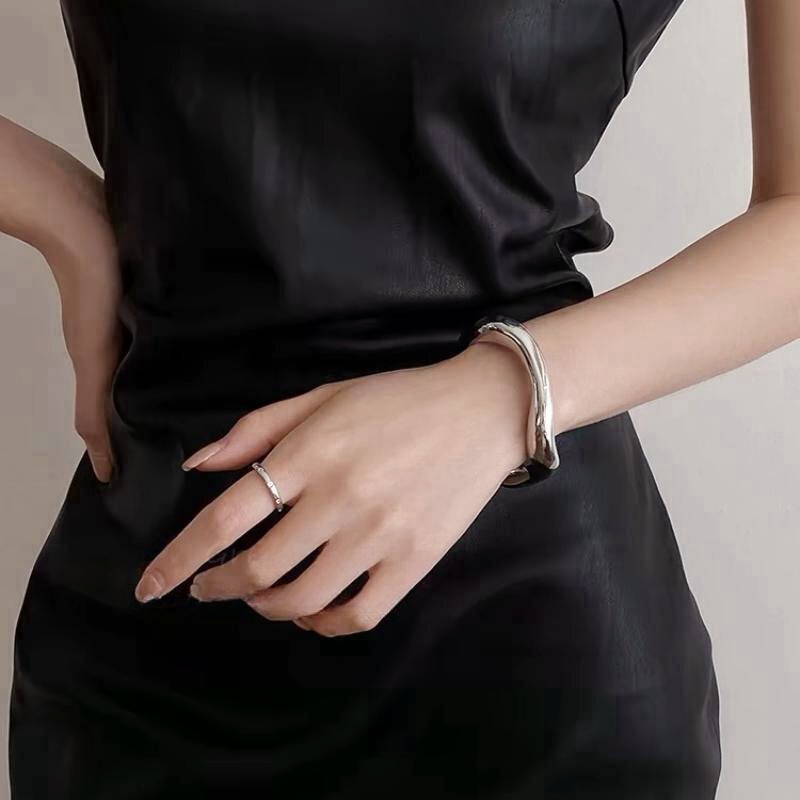 Niche Designer's Abstract Exaggerated Irregular Silver Color Ring Bracelet Light Luxury High-end Open-end Bracelet Hand Ring Niche Designer's Abstract Exaggerated Irregular Silver Color Ring Bracelet Light Luxury High-end Open-end Bracelet Hand Ring