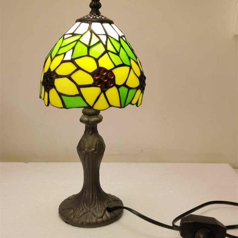 Wholesale pastoral Tiffany sunflower small table lamp bar study bedroom bedside mini table lamp led night light