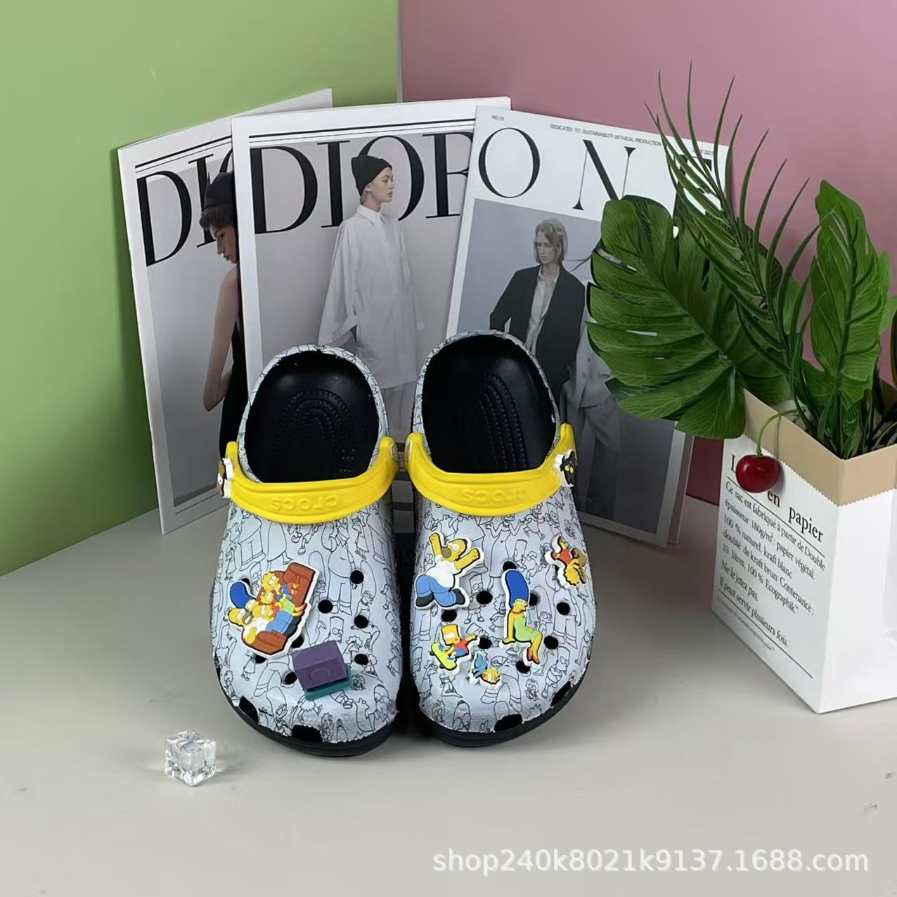 Sandalias tipo Crocs con estampado de Simpson, para familia/niños