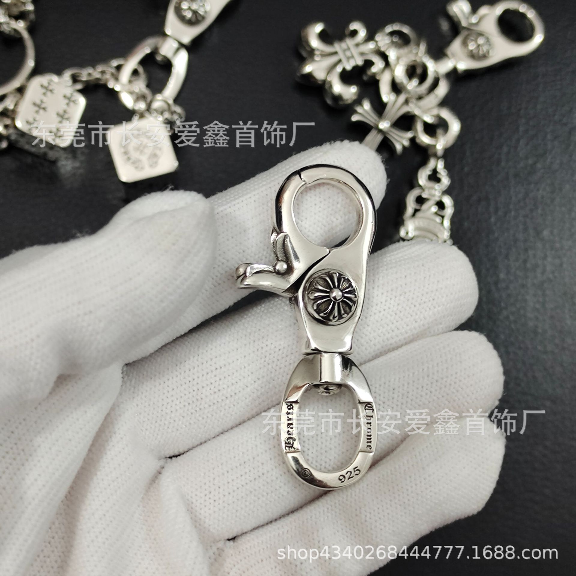 Crook vintage dados llavero accesorios Cruz colgante hebilla primavera langosta cabeza de bloqueo fábrica al por mayor