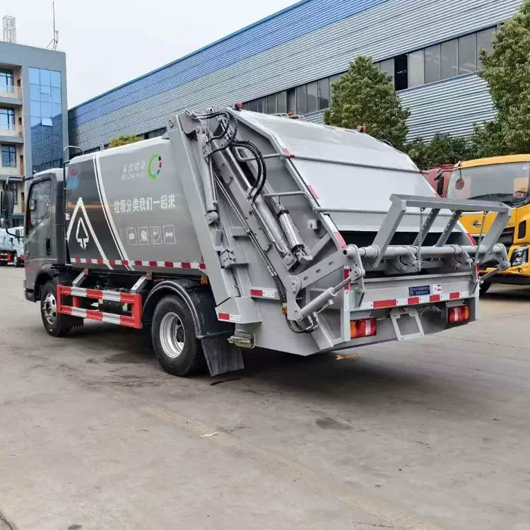 东风专底5吨压缩垃圾车20方垃圾清运车质量好无泄漏