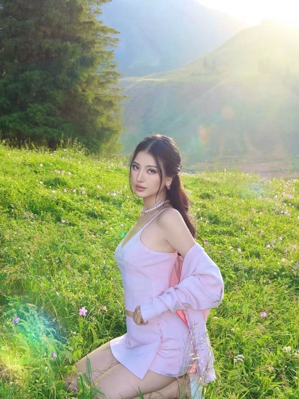25早秋新款时尚小众设计针织套装女花边爱心镂空外套吊带裙裤|undefined