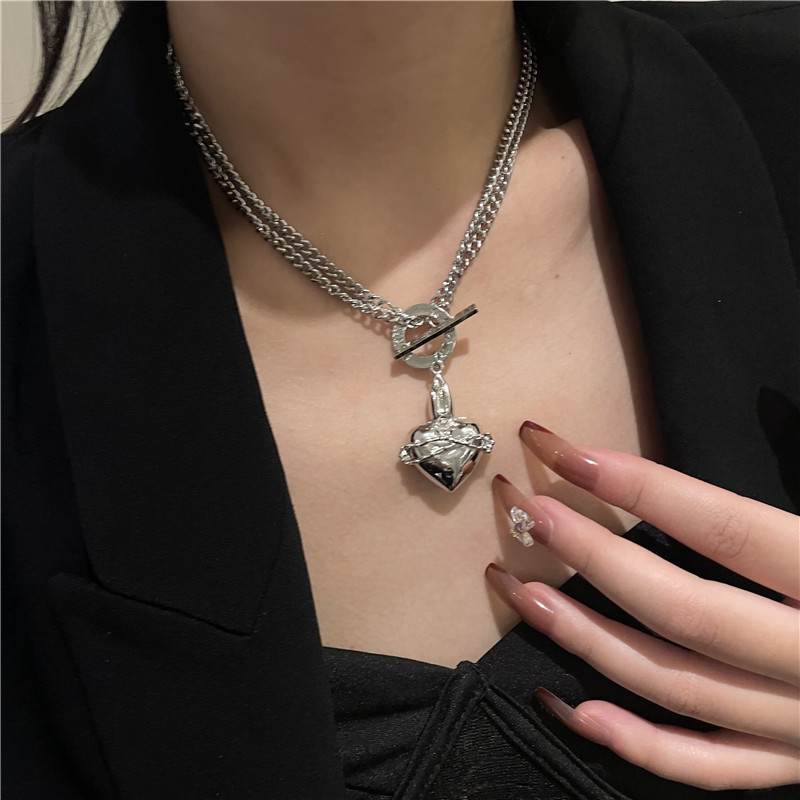 Korean Love Pendant Sweater Chain Letters Stainless Steel Clavicle Chain Necklace display picture 1