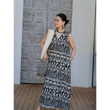 夏新品棉麻几何水墨双面印花垂坠丝滑V领无袖连衣裙