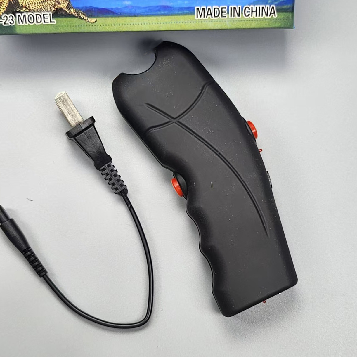 Nuevo transfronterizo TW - 309 linterna multifuncional de protección femenina al aire libre recargable de autodefensa emergencia al aire libre