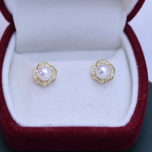 Freshwater 6-7mm white round strong light almost flawless pearl earrings female S925 silver petals simple earrings