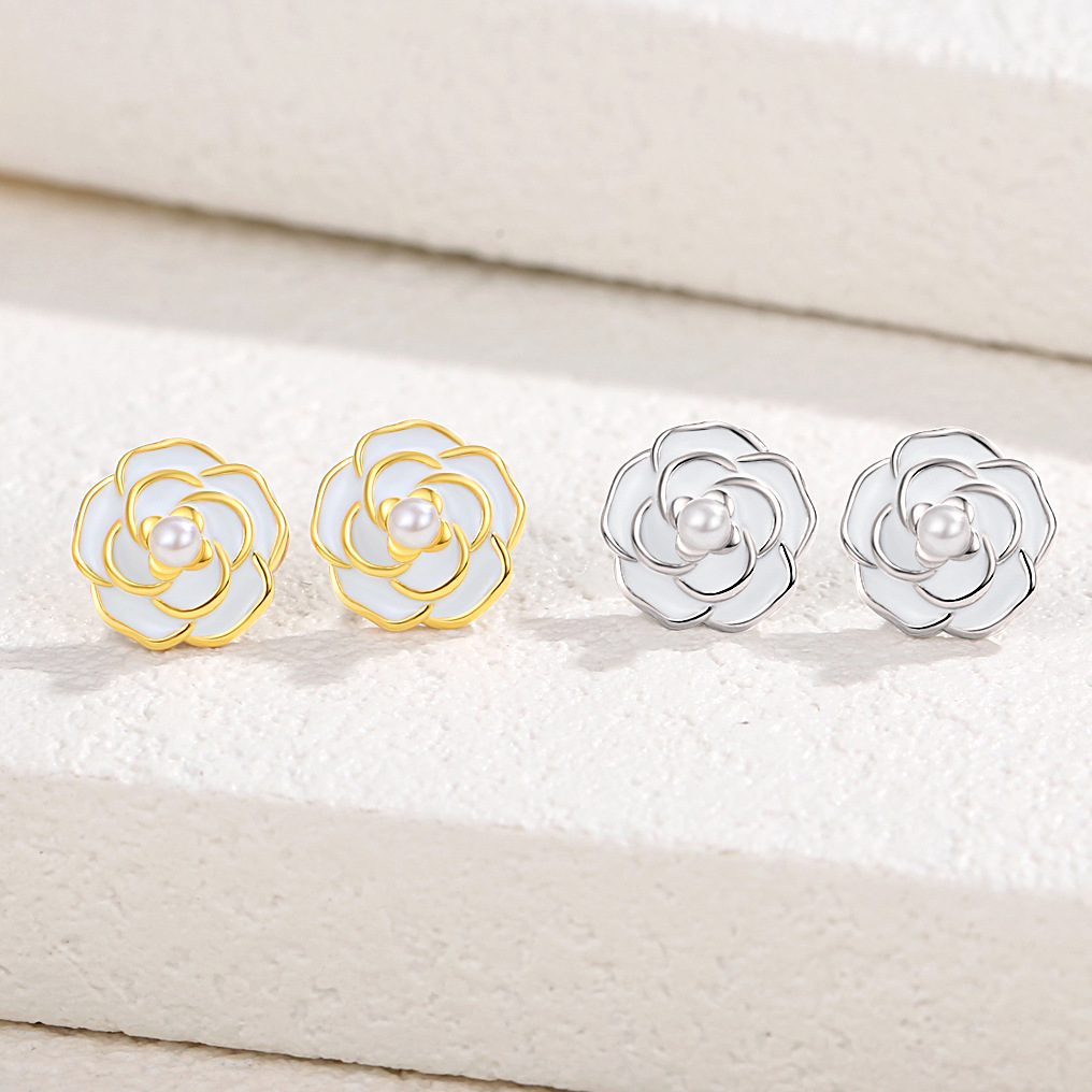 S925 plata Camelia pendientes de plata pendientes de flores frescas de las mujeres estilo Chanel joyas de perlas sintéticas al por mayor otoño