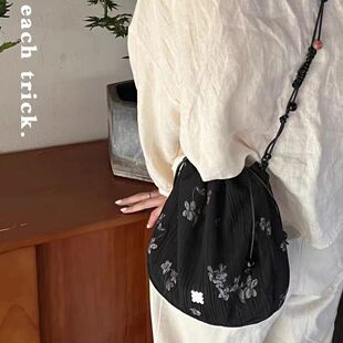 Antique Chinese element cheongsam good matching bag retro brocade bag mouth bag niche woven beaded slung cloth bag