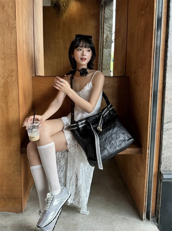 純粋な欲望のホットガールスタイルの不規則な裾スリットドレスロマンチックな雰囲気スリムレースサスペンダースカート夏|undefined