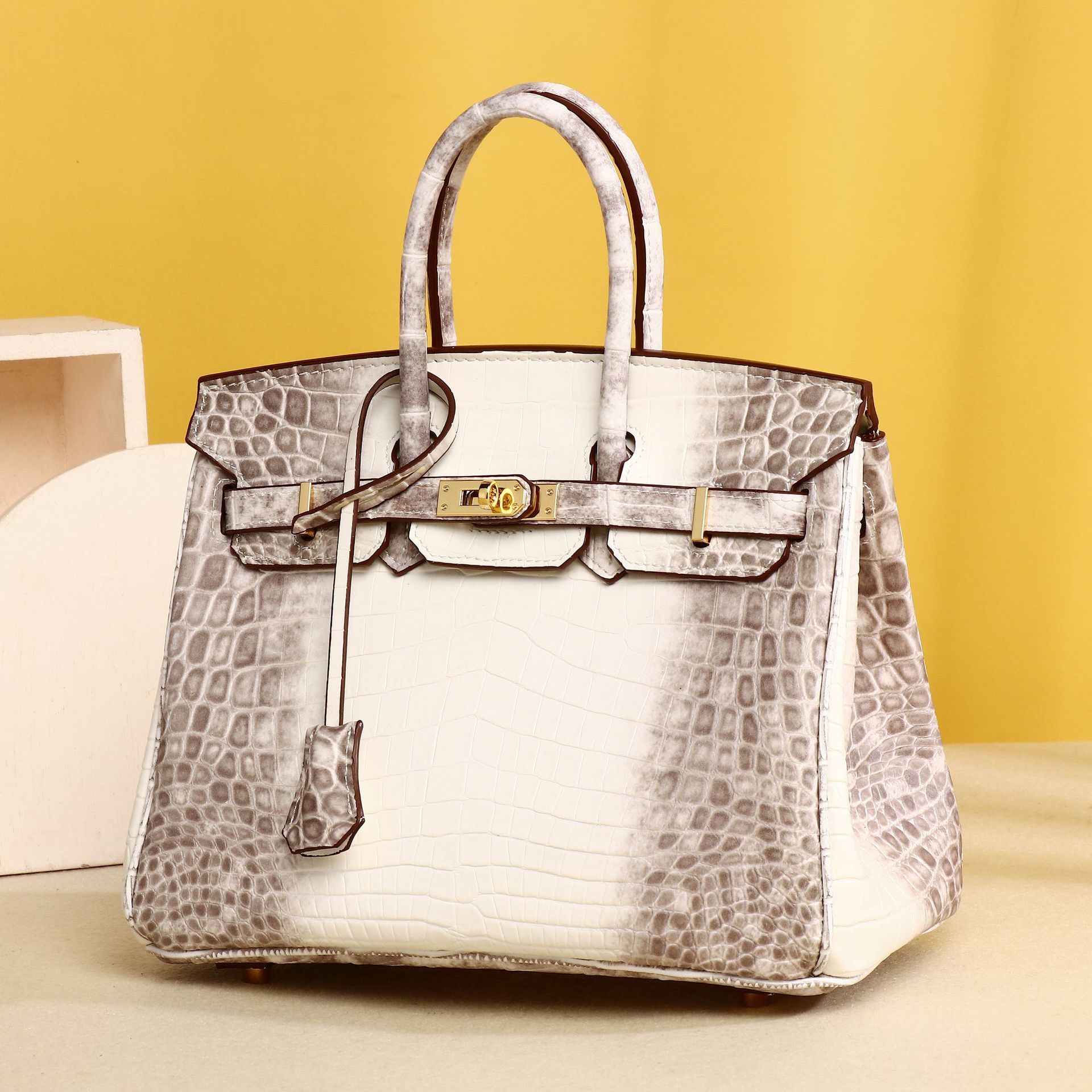 Túi xách tay nữ da PU cao cấp họa tiết vảy cá sấu phong cách Hermes Birkin 25 cm — Trắng Himalaya