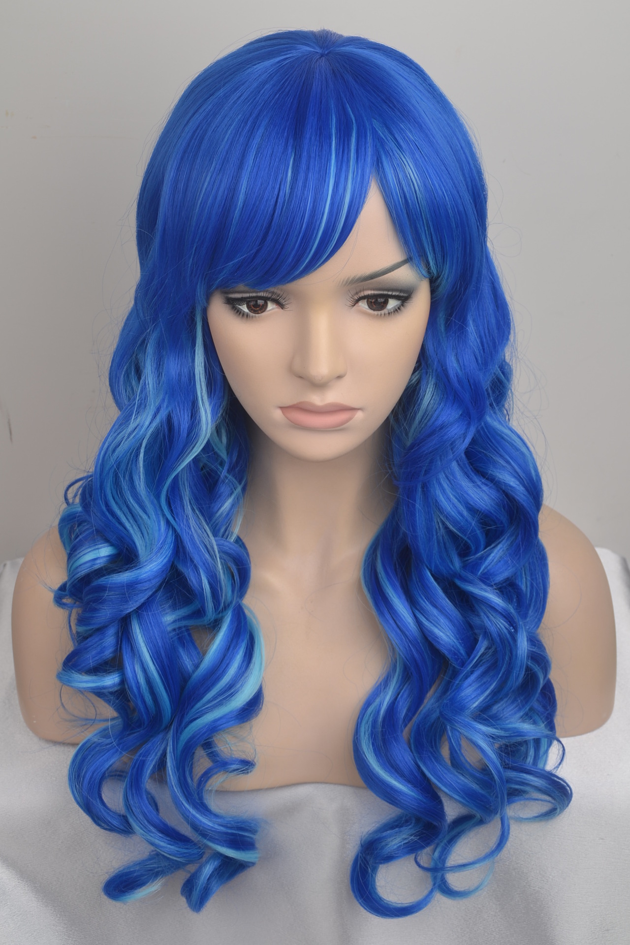 하늘색을 골라진 진한 파란색