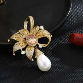 新款韩版重工奢华水晶花胸针锆石精工高级感满镶锆石胸花别针女