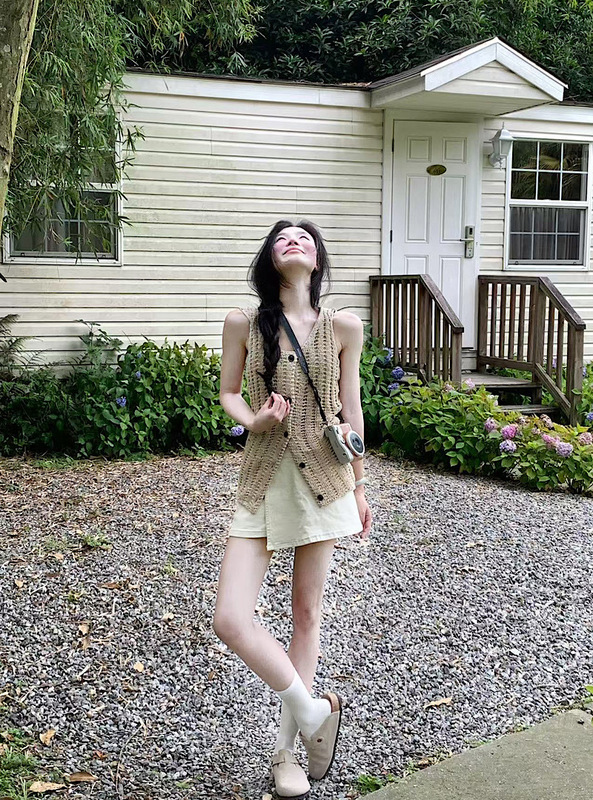 Heavy Woven Vacation Style V-Neck Vest Vest Anti-Exposure Skirt Pants Skirt Women's 2025 Summer Fashion Suit