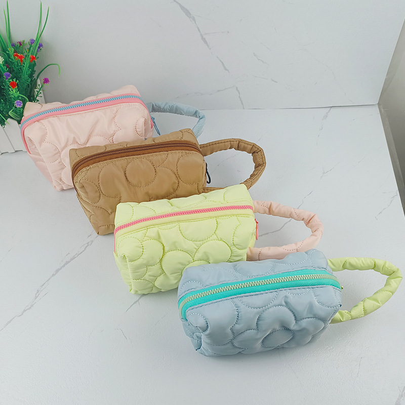 Women's Small All Seasons Nylon Cotton Flower Fashion Pillow Shape Zipper Cosmetic Bag display picture 22