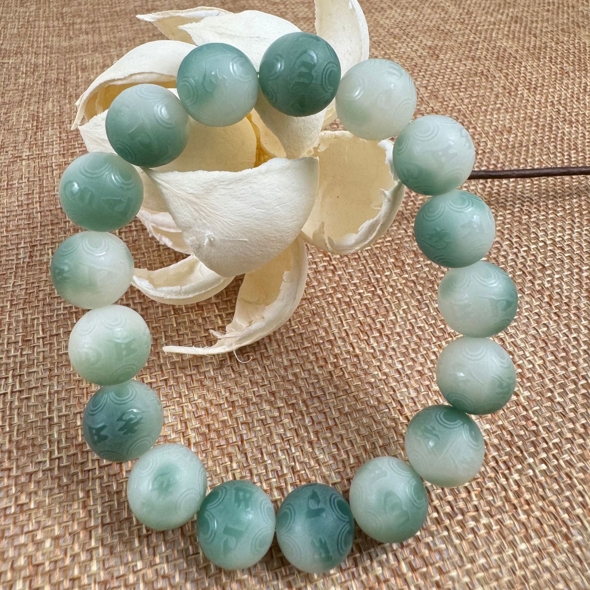 Зеленый плавающий цветок шестизначные мантры 12мм