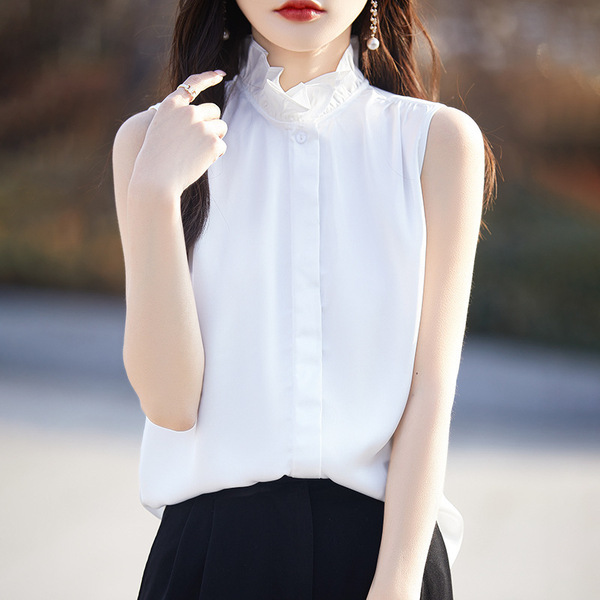 Spring knitted shirt