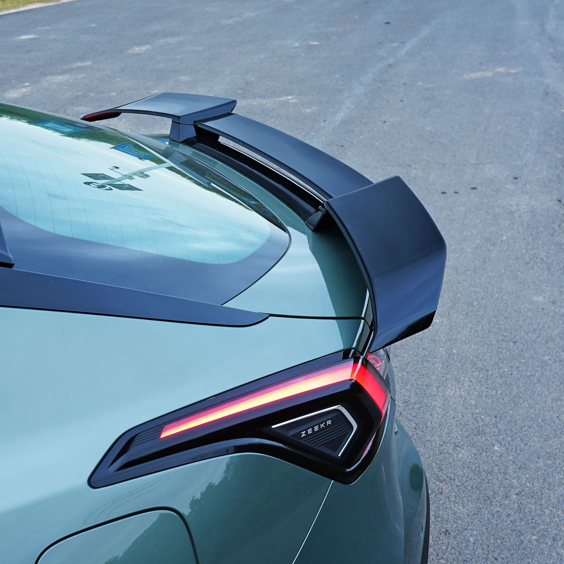Suitable for 21-26 model Zeekr 001 DC model wide-body modification front spoiler, side skirts, rear lip, and sporty rear wing kit