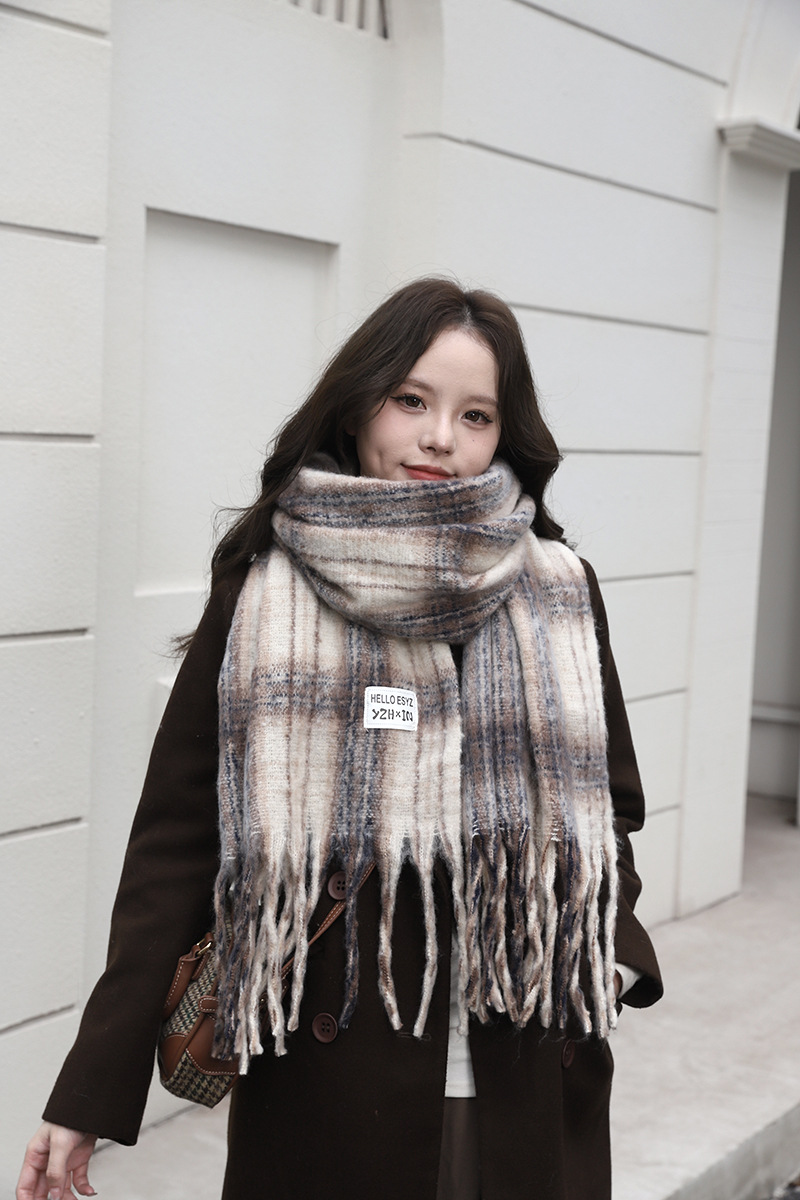 Schal für Herbst- und Winterfrauen mit einem Gefühl von Luxus 2024 Neues Seepferdchenfellgitter Koreanische Version Paarschal_voghion.com