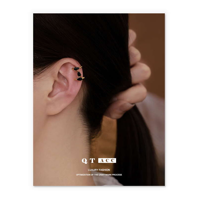 Abi Zircon negro auriculares de geometría ligera lujosa nicho de diseño de alta sensación sin agujeros de orejas orejas clips para hombres y mujeres