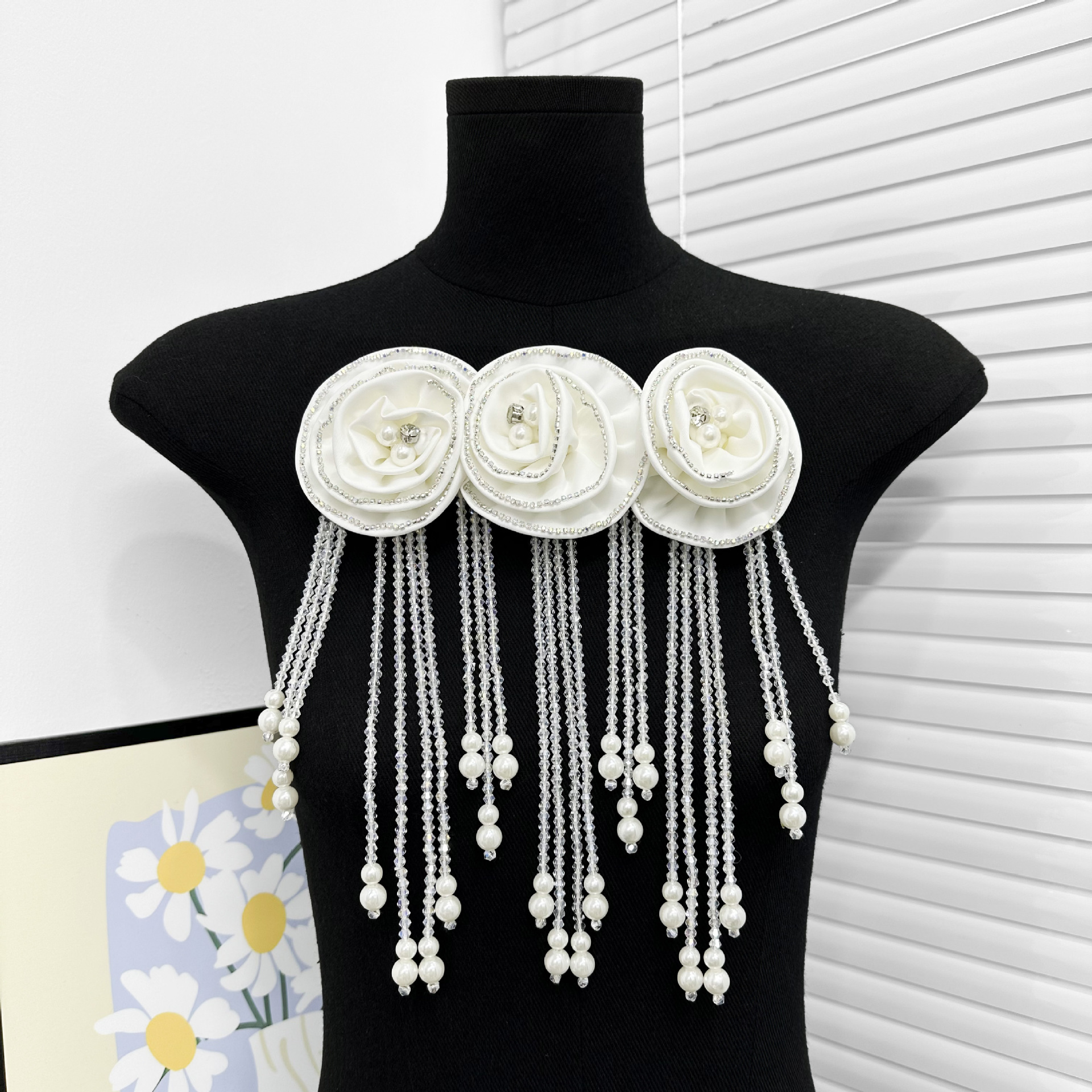 Transfronteriza industria pesada diamante bordado tela tridimensional rosas bordado pecho dulce choker cheongsam accesorios de vestido