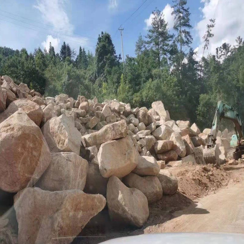 黄石产地批发 吨位黄石水系驳岸 黄石假山 黄石草坪点缀