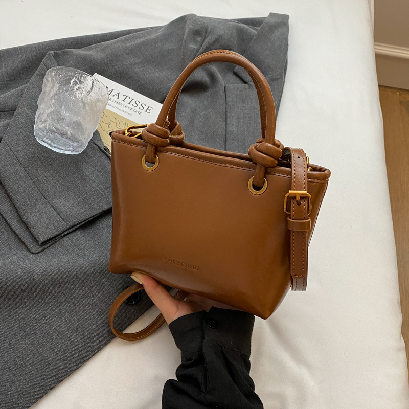 Otoño y invierno Meirad bolsos de mujer 2024 nueva moda moda bolsos de cubo de mano alta sensación de mochila versátil