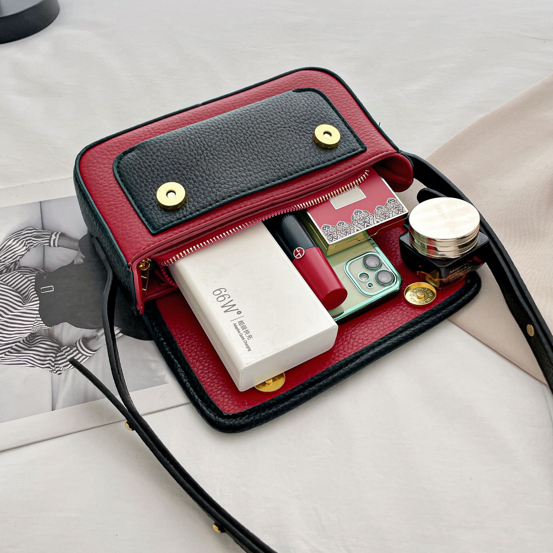 2024 New Casual Shoulder Underarm Women's Large Capacity Korean Small Square Fashion Versatile Crossbody Bag_voghion.com