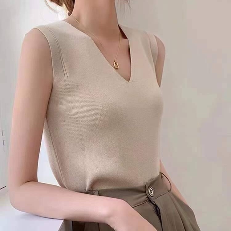 White V-neck knitted camisole women's summer new slim fit suit inner top outer sleeveless bottoming shirt White V-neck knitted camisole women's summer new slim fit suit inner top outer sleeveless bottoming shirt