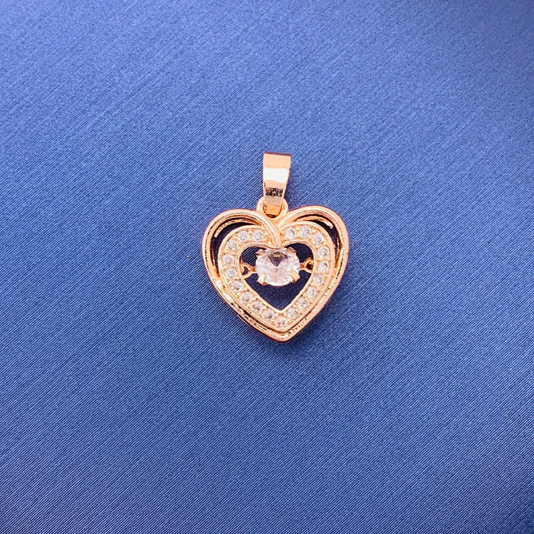 百種類のペンダントは心のままにファッションの経典を配合します。カップルの美しいペンダントは親友のアクセサリーを送ります。