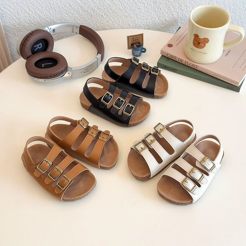 Обувь для мальчиков, сандалии Birkenstock в стиле ретро, ​​пляжная обувь для девочек на мягкой подошве, лето 2025, новые ретро-римские туфли для детей маленького и среднего размера.