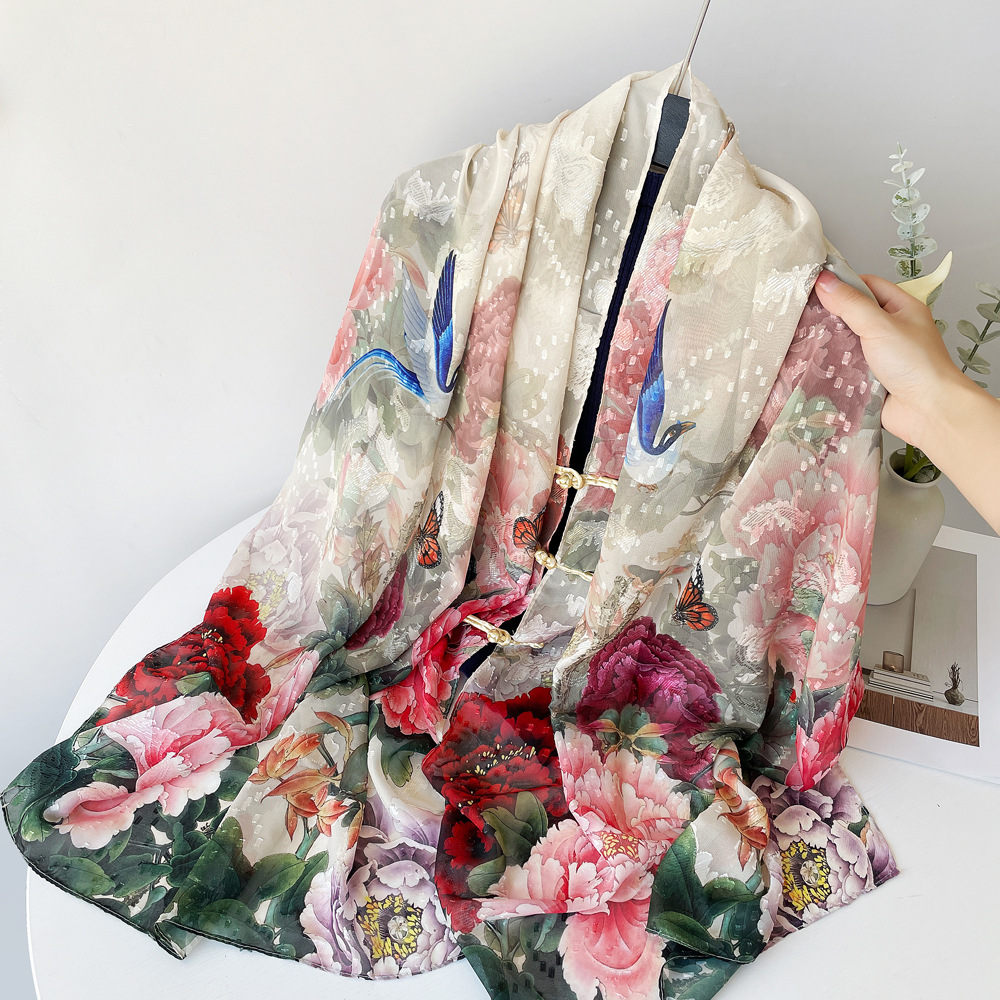 Neuer Sonnenschutz-Schal aus hohlem Seidenschal für Damen mit Pfingstrosen-Print in Gold_voghion.com