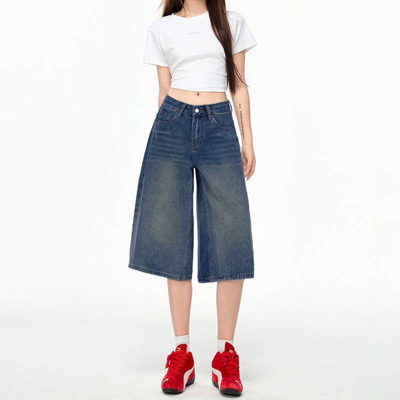 High Street Fashion Personality Washed Denim Capri Pants for Women, New Spring/Summer Style, Loose Straight-Leg Capri Jeans with a Trendy Drape High Street Fashion Personality Washed Denim Capri Pants for Women, New Spring/Summer Style, Loose Straight-Leg Capri Jeans with a Trendy Drape